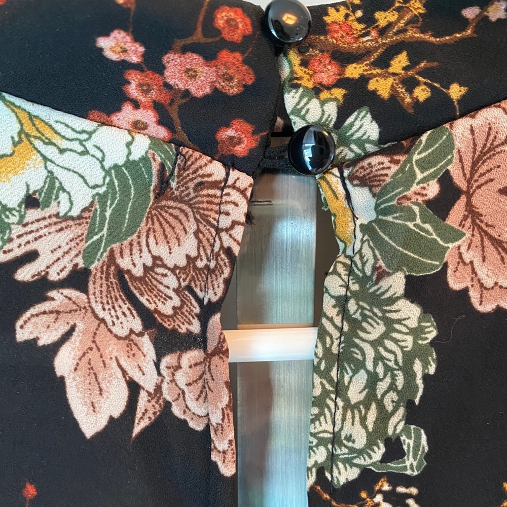 Floral Blouse - Picture 3 of 4